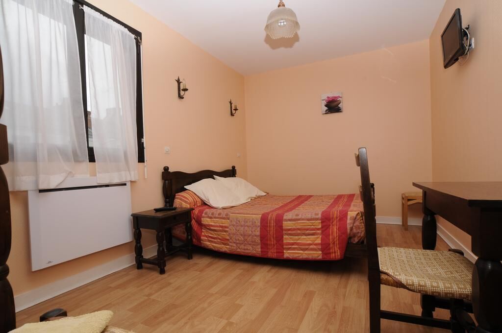 comfort double room | 1 bedroom, individually decorated, individually furnished, desk