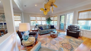 Smart TV, fireplace - Spacious, pet-friendly escape located just steps from the beach. (Tybee Island)