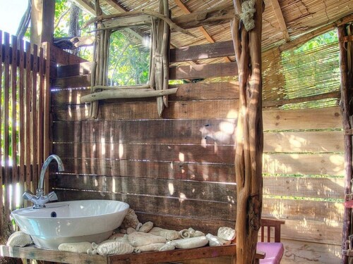 gite écolodge nature- La Maison Dans Les Arbres