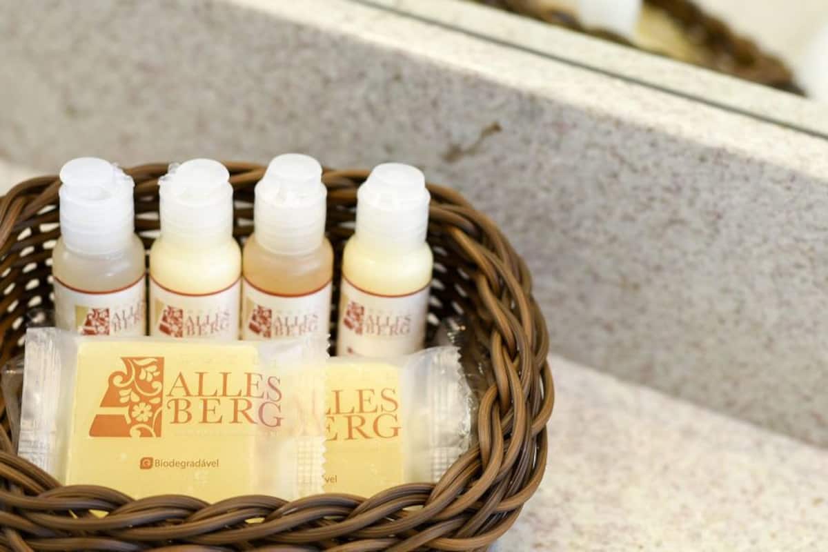 free toiletries, bidet, towels