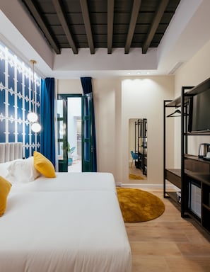 Standard Double or Twin Room | Down comforters, memory foam beds, minibar, in-room safe - Hotel Cetina Casa de las Telas, Sevilla (Seville)