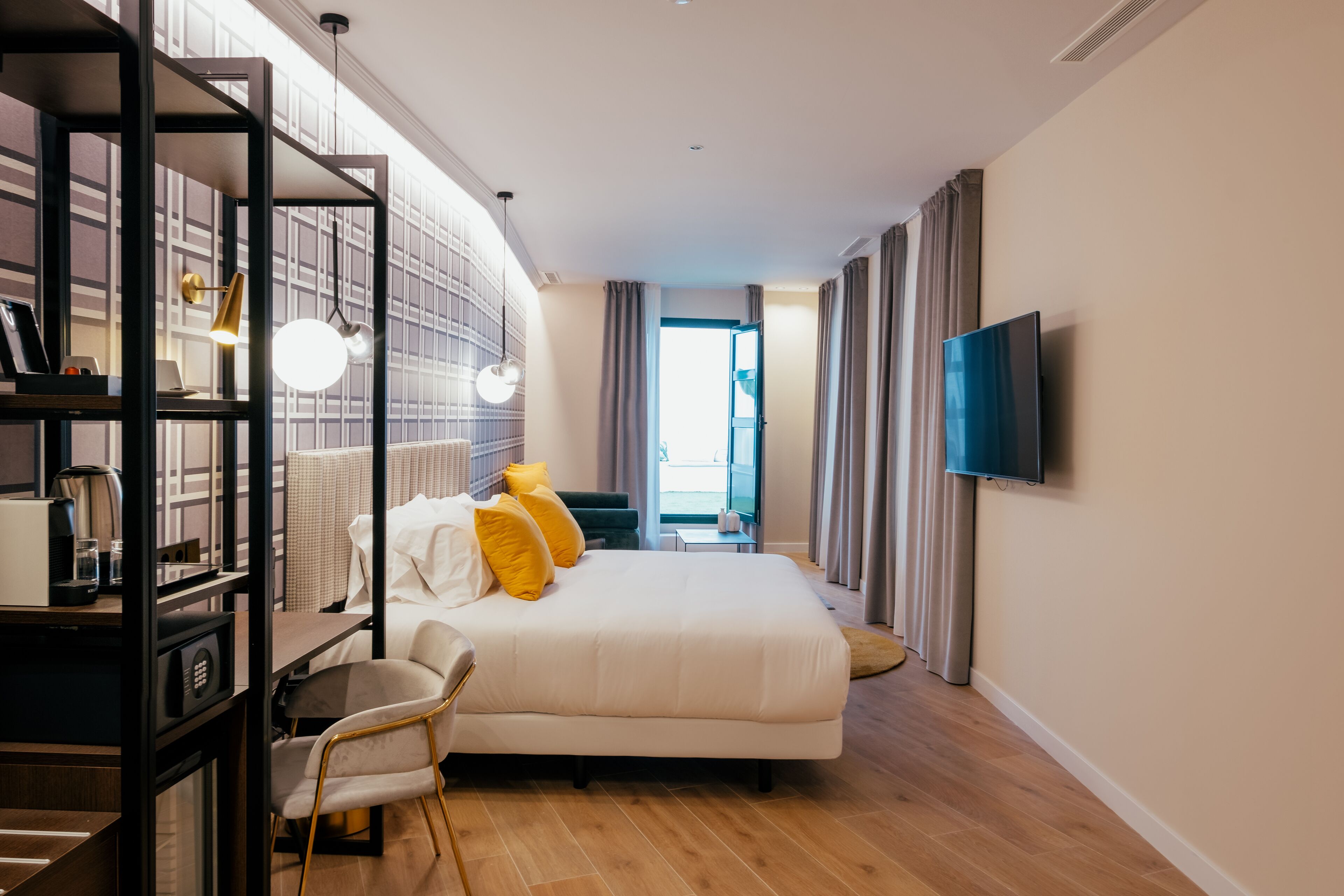 executive double or twin room | 1 bedroom, down duvets, memory-foam beds, minibar