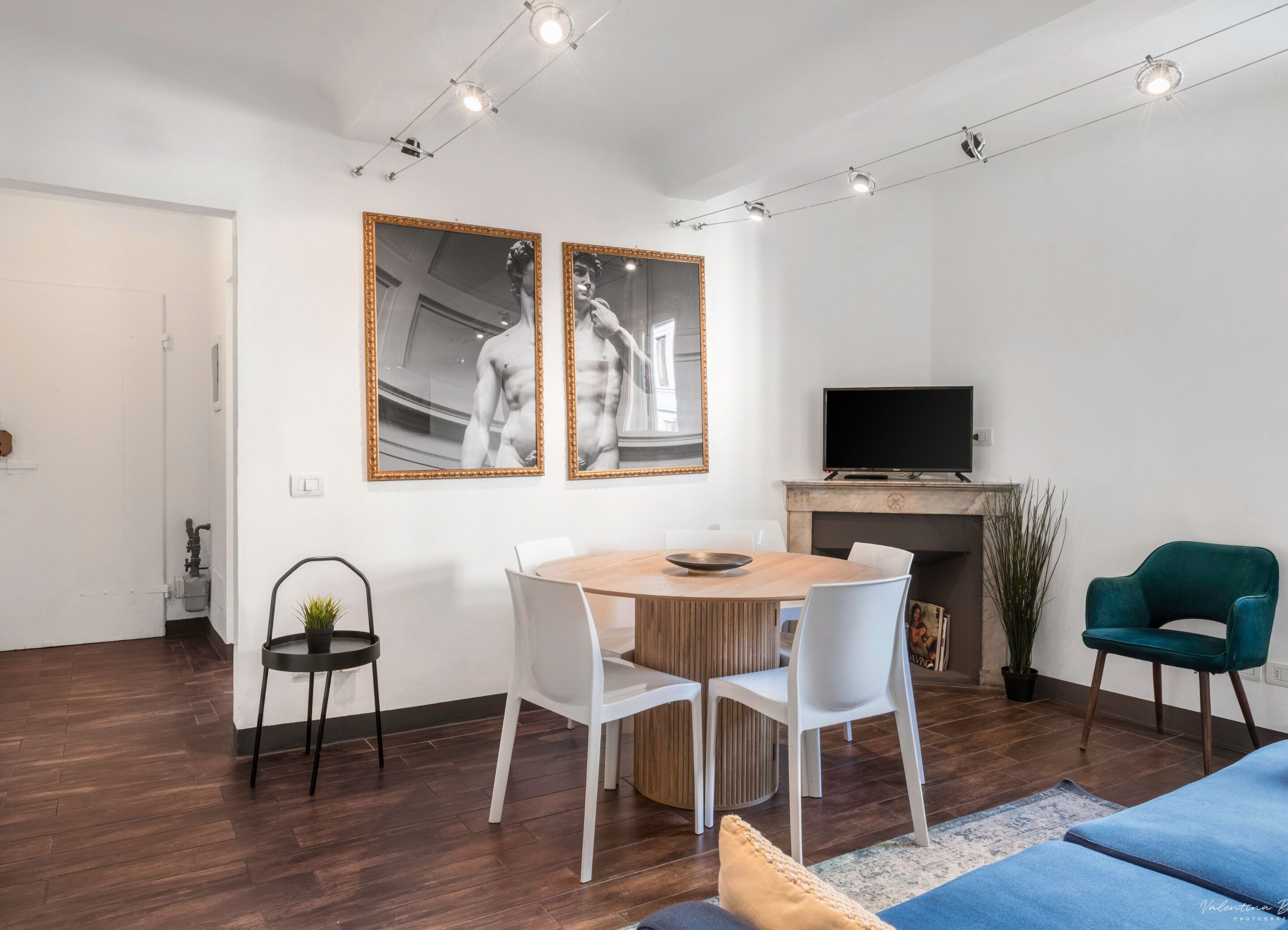Apartment, 3 Bedrooms | Living area | 21-inch flat-screen TV with digital channels, TV