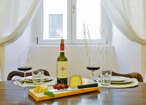 公寓, 2 间卧室 | 客房内用餐
