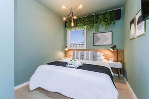 Apartamento, 1 habitación, balcón, vistas a la ciudad | 1 dormitorio, wifi gratis, ropa de cama