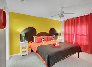 Vila superluxo, 4 quartos, acesso à piscina | 4 quartos, individualmente decorados, individualmente mobiliados