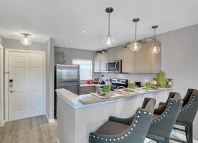 デラックス ヴィラ 2 ベッドルーム プールアクセス | 専用キッチン | 大型冷蔵庫、電子レンジ、オーブン、コンロ