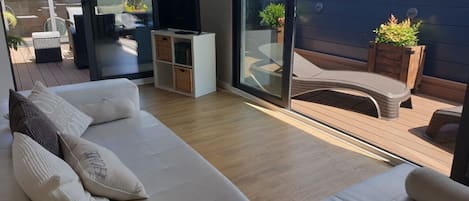 Apartment | Living room | 42-inch LCD TV with satellite channels, TV