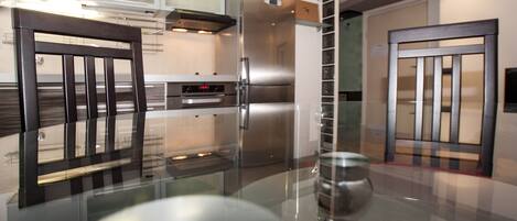 City Apartment | Private kitchen | Full-size fridge, oven, stovetop, cookware/dishes/utensils