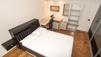City Apartment | 1 bedroom, desk, free WiFi