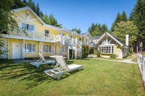 Exterior - Hostería Las Acacias (Villa La Angostura)