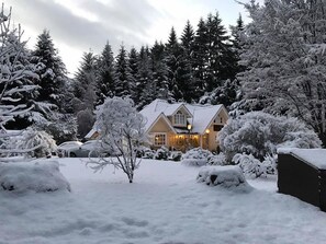 Exterior - Hostería Las Acacias (Villa La Angostura)