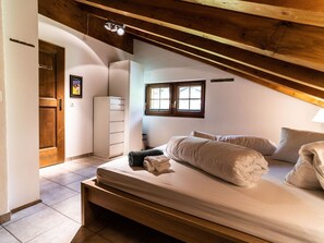 3 slaapkamers, reisbedje, gratis wifi, beddengoed