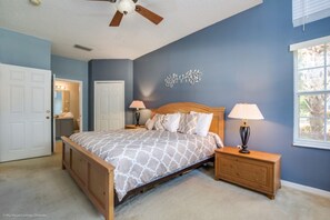 4 slaapkamers, een strijkplank/strijkijzer, internet, rolstoeltoegang