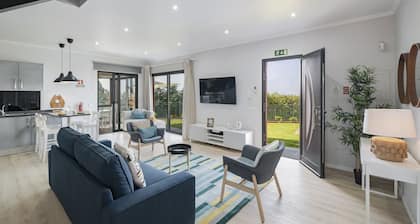 Felicidade Rocha I, for families, with a pool.