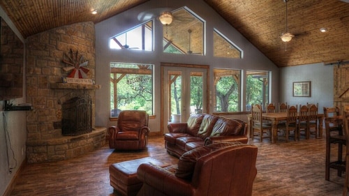 Fryars' Villa @ Frio Premier Rental Homes