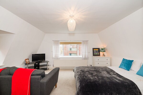 Studio, 1 Double Bed | Free WiFi, bed sheets - Central Richmond Studio (Richmond)