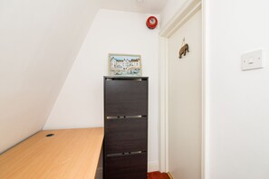 Interior entrance - Central Richmond Studio (Richmond)