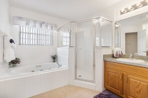 House, 5 Bedrooms, Private Pool (4.5 Bathrooms) | Bathroom | Separate tub and shower, hair dryer, towels, soap - Paradise Palace by VillaDirect (Davenport)