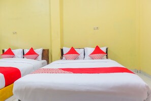 Habitación Deluxe doble | Escritorio, wifi gratis, ropa de cama