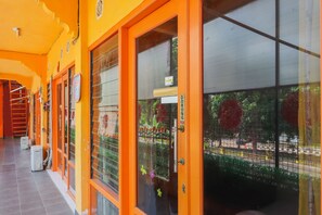 Hallway - Hotel O Superbedroom (Depok)