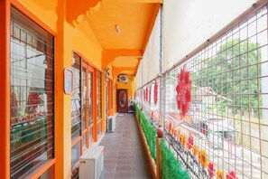 Hallway - Hotel O Superbedroom (Depok)