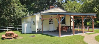 Cottage - Williamsburg Pet-Friendly Getaway – Heated Pool, Free Game Room, Near Parks