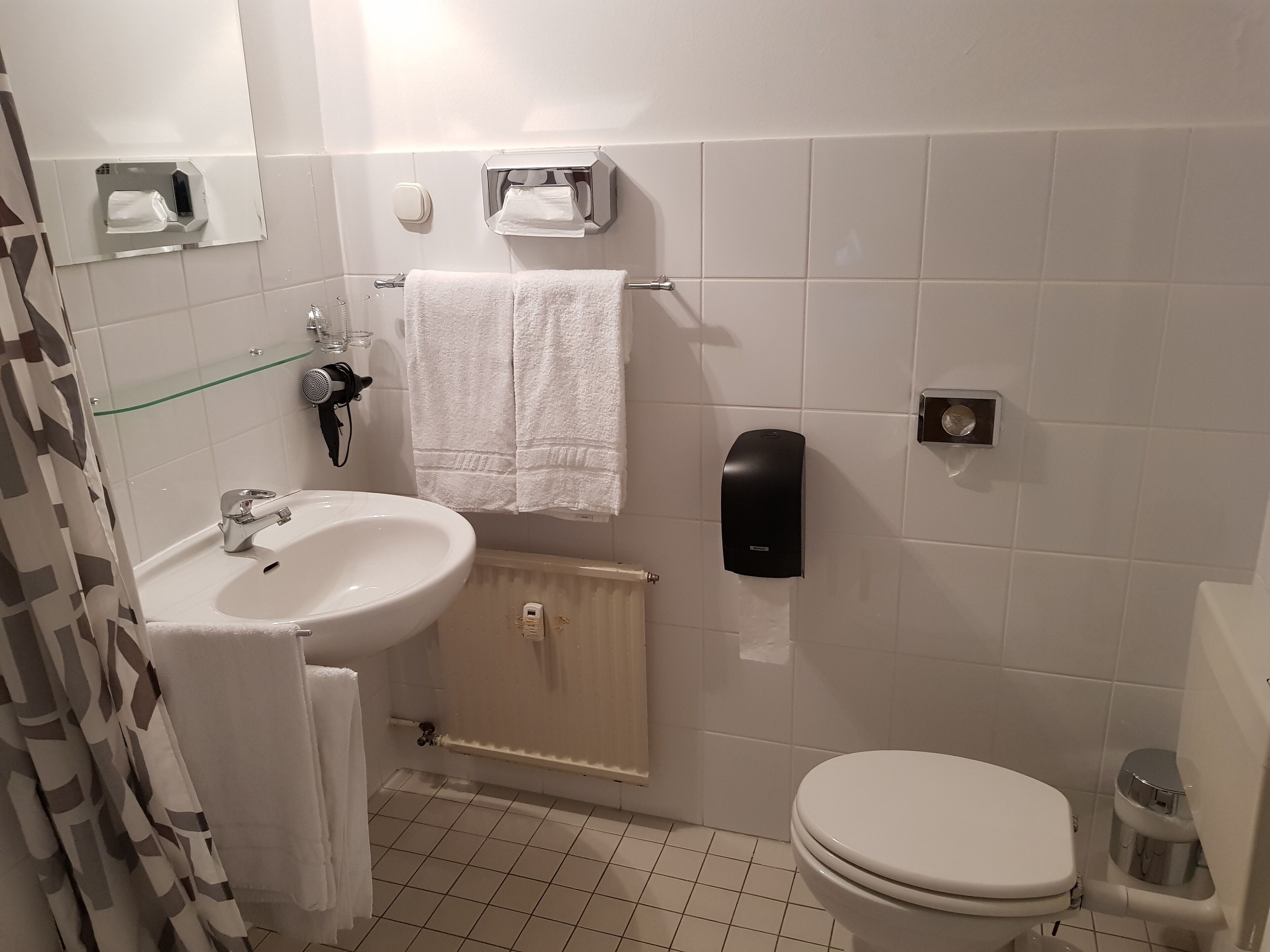 Standaard tweepersoonskamer, privébadkamer | Badkamer | Handdoeken