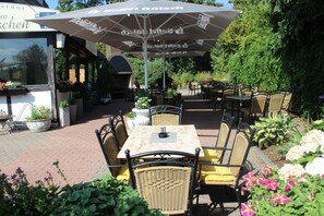 Exterior - Hotel Restaurant Landgasthof Zum Häuschen (Roesrath)