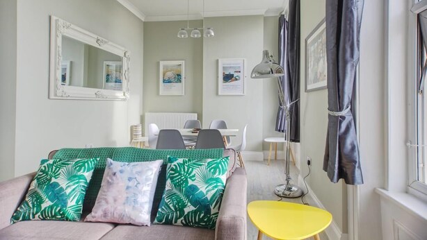 Apartamento | Zona de estar | Una televisión de pantalla plana