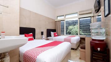 Kamar Twin Standar | 1 kamar tidur, meja kerja, Wi-Fi gratis, dan seprai linen