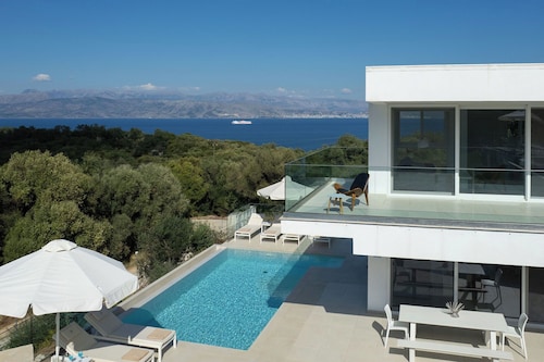 Villa Nafsika - Ferienhaus am Meer in Korfu, Griechenland