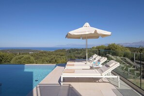 Terrace/patio - Villa Nafsika - Villa Rental by the Sea in Corfu, Greece (Pelekitó)