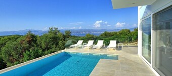 Villa Nafsika - Villa Rental by the Sea in Corfu, Greece