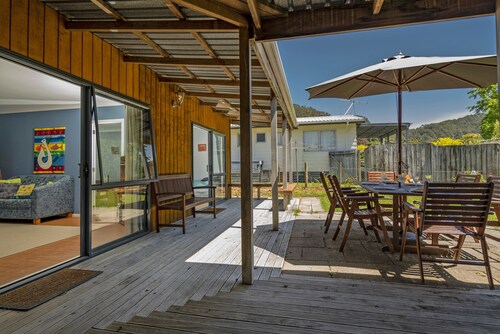 Sundaze - Hahei Holiday Home