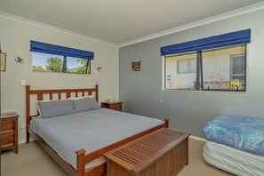 3 soverom, strykejern/-brett og sengetøy