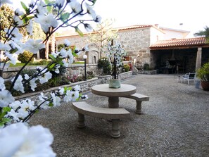 Courtyard view - Solar Do Areal (Braga)