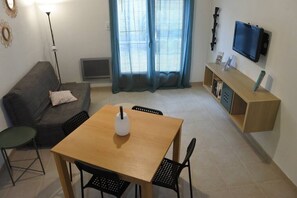 TV - Detached house near Tour Luma (Arles)