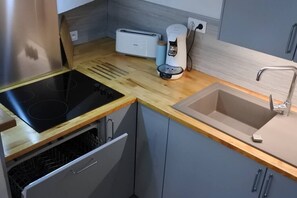 Microwave, coffee/tea maker