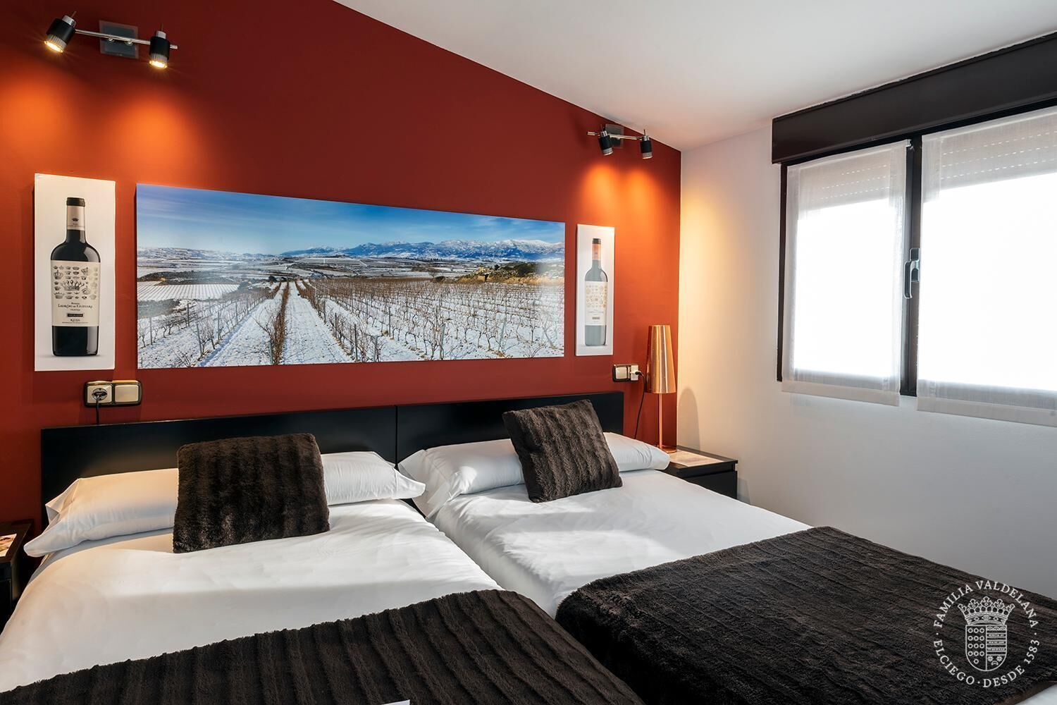 책상, 무료 WiFi, 침대 시트