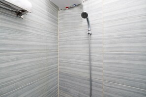 Deluxe Double Room | Bathroom