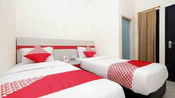 Desk, free WiFi, bed sheets