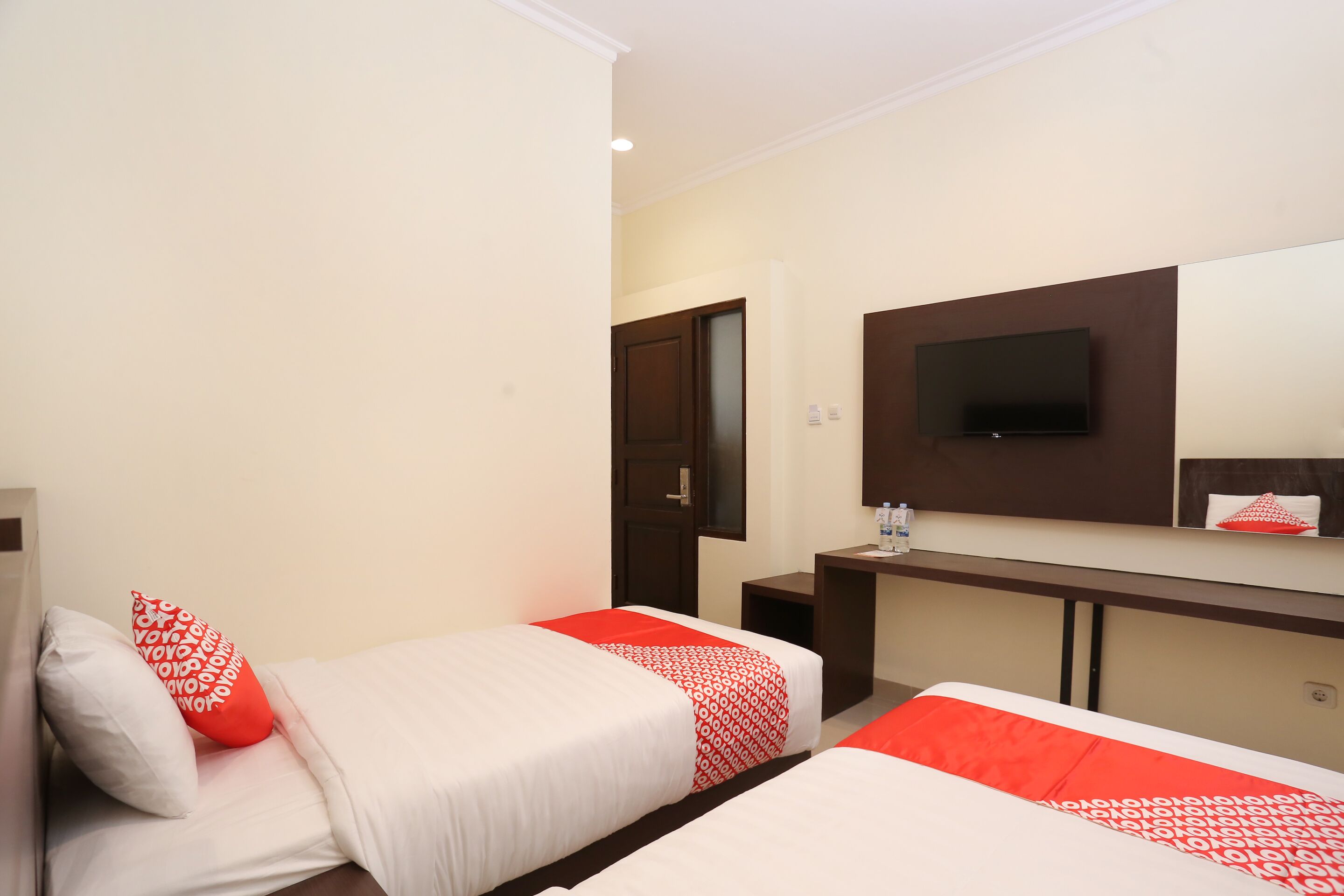 Deluxe Twin Room | Desk, soundproofing, free WiFi, bed sheets