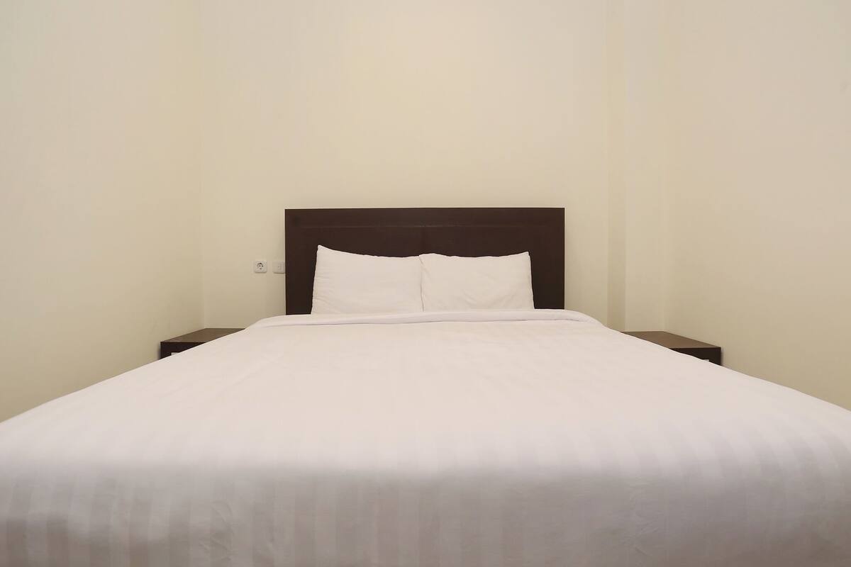 Bureau, chambres insonorisées, Wi-Fi gratuit, draps fournis