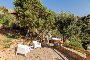 Property grounds - Villa Assenzia Plant: villa with Jacuzzi (Costa Paradiso)