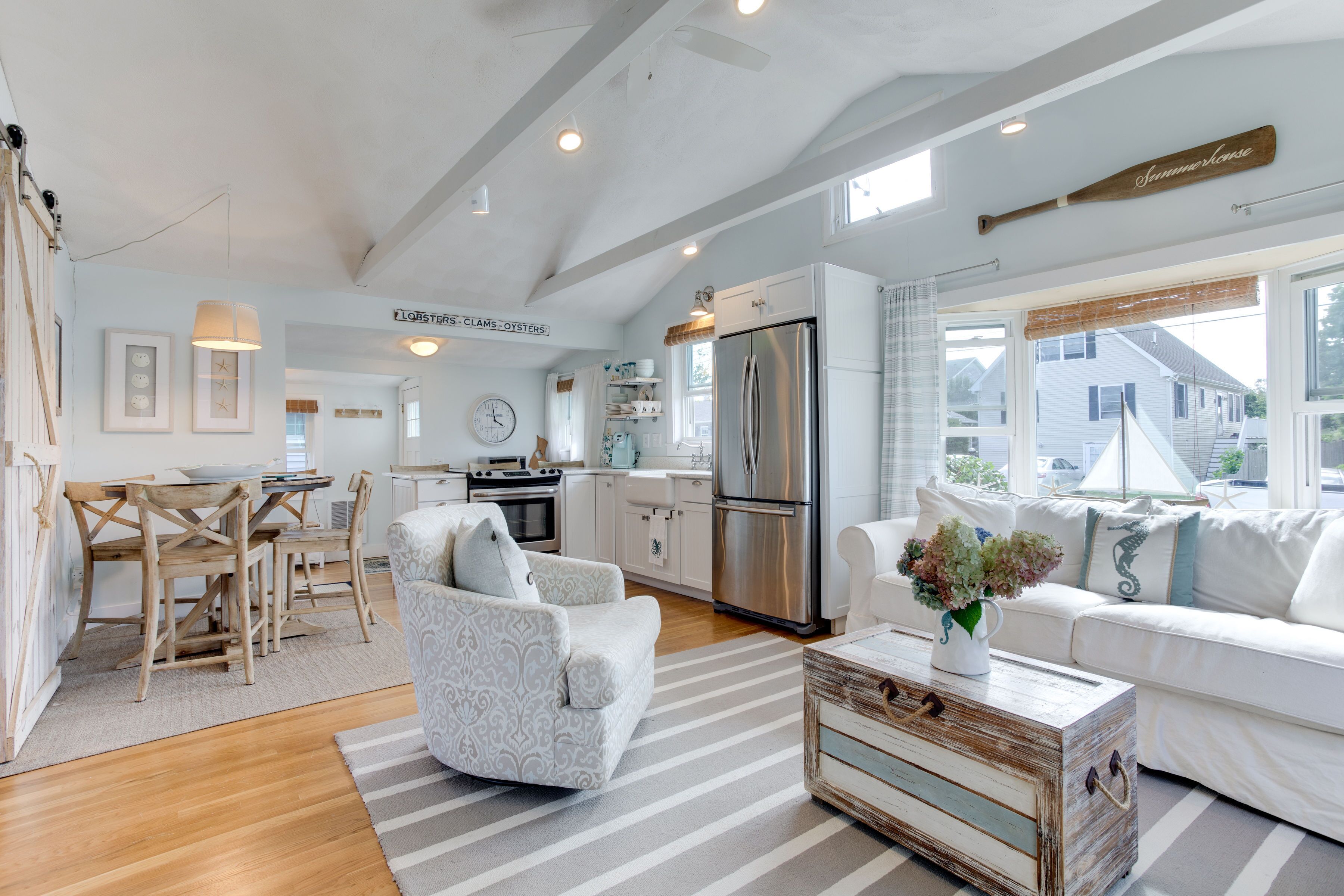 Immaculate Cottage, Walk to Sand Hill Cove Beach