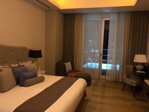 3 عدّة غرف نوم وخزنة داخل الغرفة ومكواة/لوح كي وواي فاي