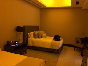 3 bedrooms, in-room safe, iron/ironing board, WiFi