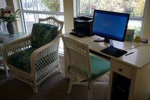 2 bedrooms, iron/ironing board, WiFi, bed sheets - Two Bedroom Ocean View Luxury Condo, Sanibel Island (1833097) (Sanibel)
