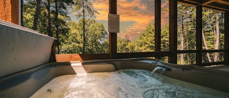 Outdoor spa tub